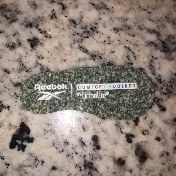 Brand new Reeboks! Never worn! - Picture 6 of 6